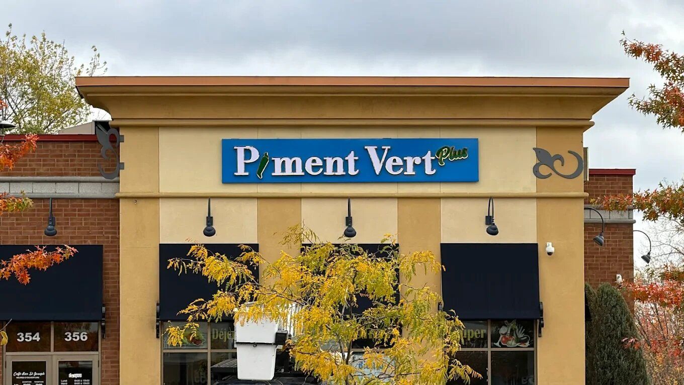 Façade du restaurant Piment Vert Plus, chemin de la Grande-Côte à Boisbriand